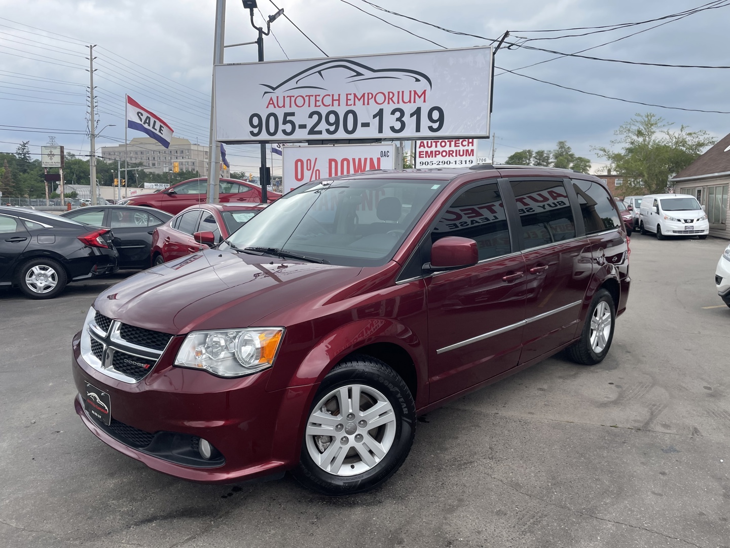 2017 Dodge Grand Caravan Crew CREW 7Pass/Captain's Chairs/Rear Air/Dual Cl Autotech Emporium