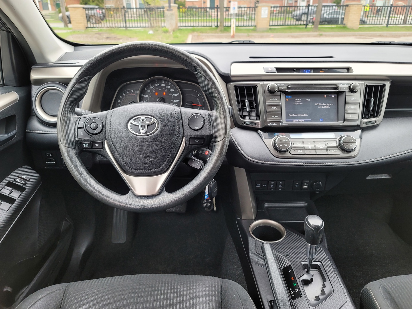 2015 Toyota RAV4 XLE AWD|Low Km| - Used Car Dealership York, Ontario