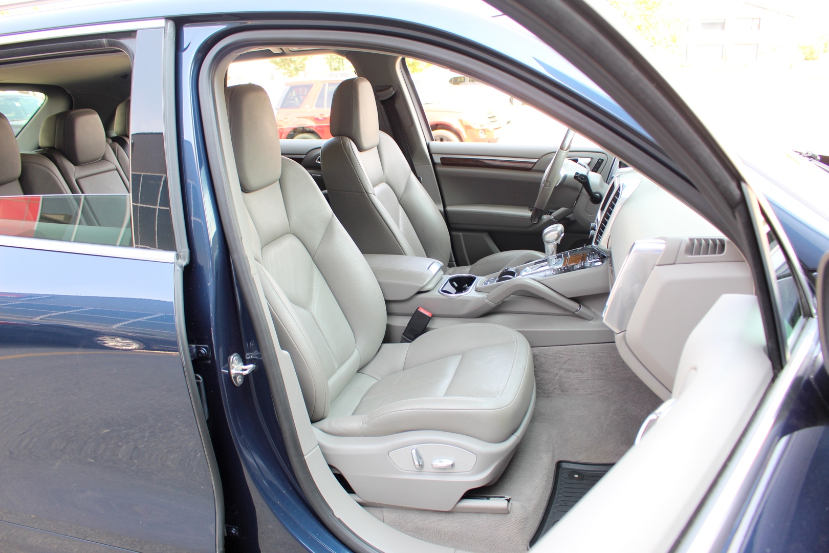 vehicle-gal25