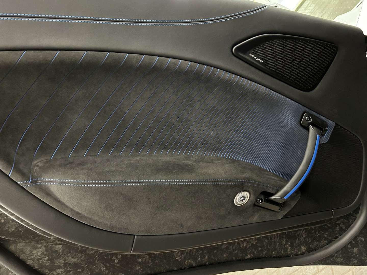 2022 Maserati MC20 MC20, 多伦多, 全款车