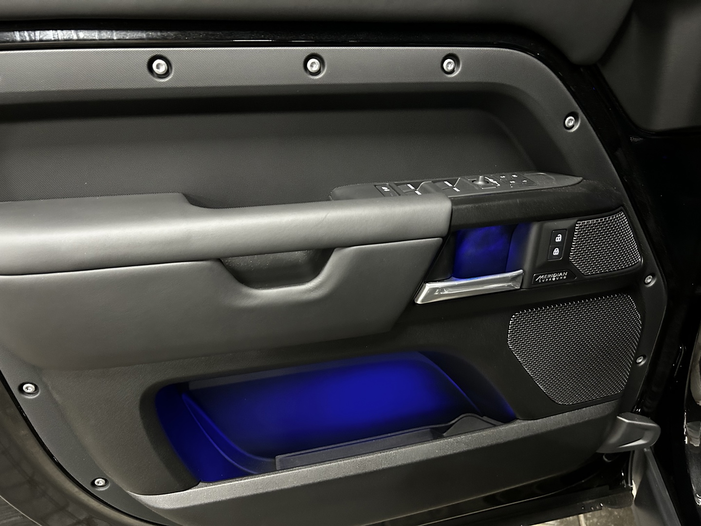 2023 Land Rover Defender 110 V8, 多伦多, 全款车