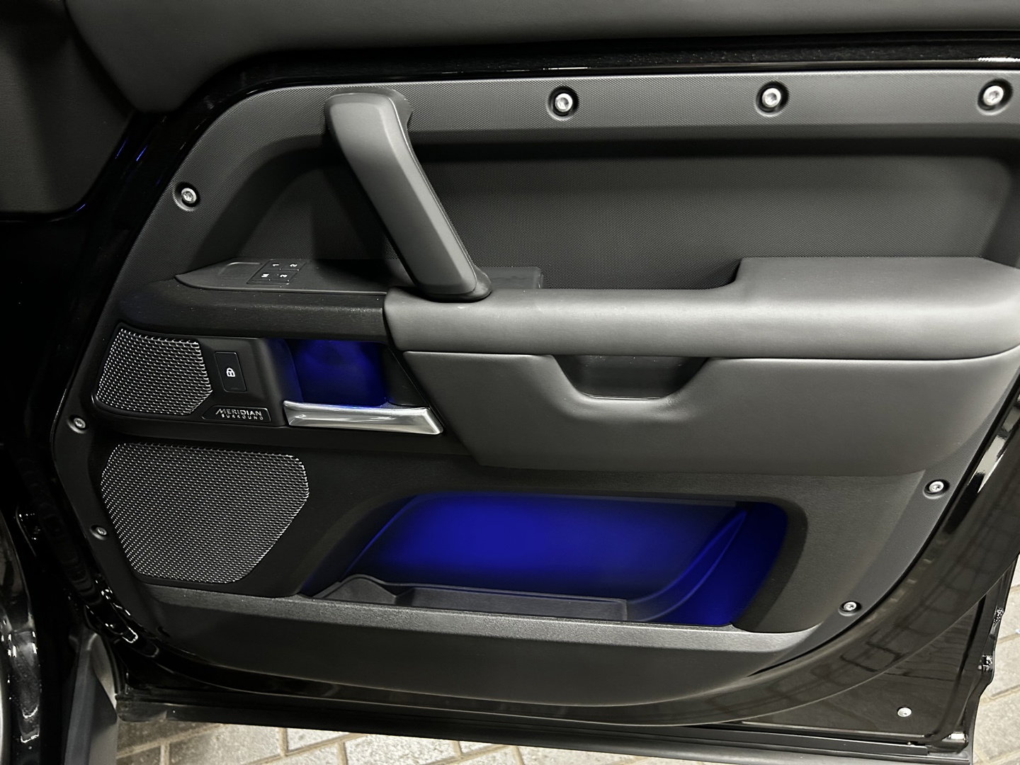 2023 Land Rover Defender 110 V8, 多伦多, 全款车