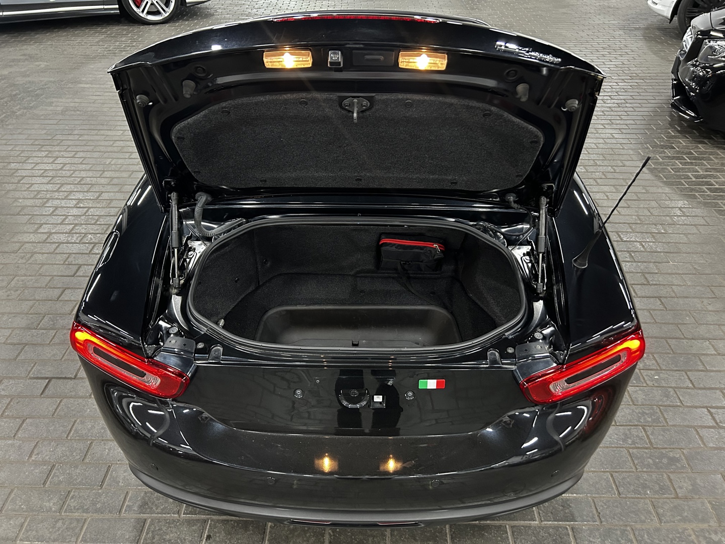 2017 Fiat 124 Spider Lusso, 多伦多, 全款车