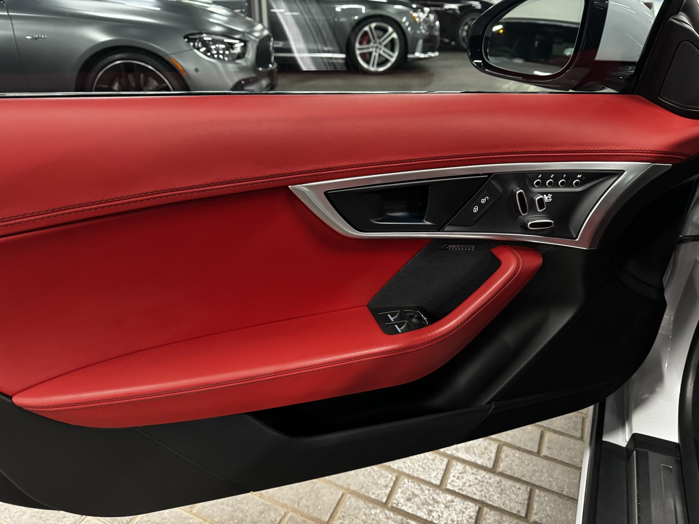 2018 Jaguar F-TYPE R, 多伦多, 全款车