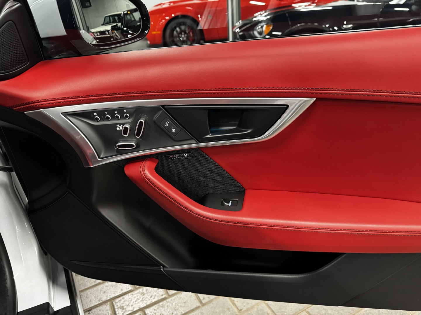 2018 Jaguar F-TYPE R, 多伦多, 全款车