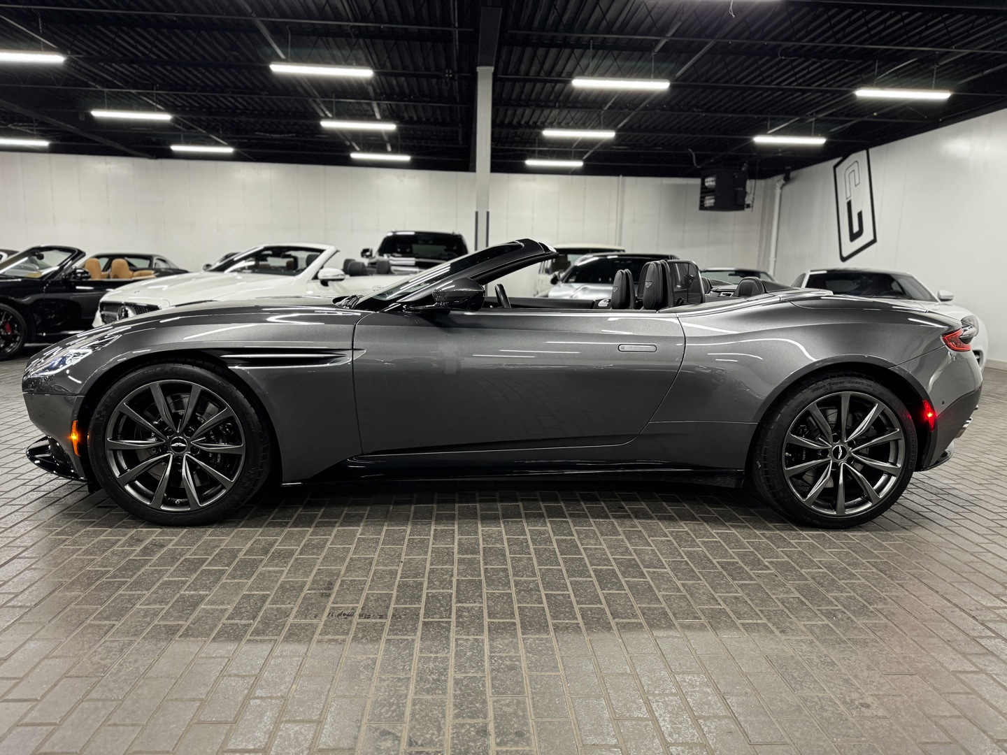 2019 Aston Martin DB11 Volante, 多伦多, 全款车