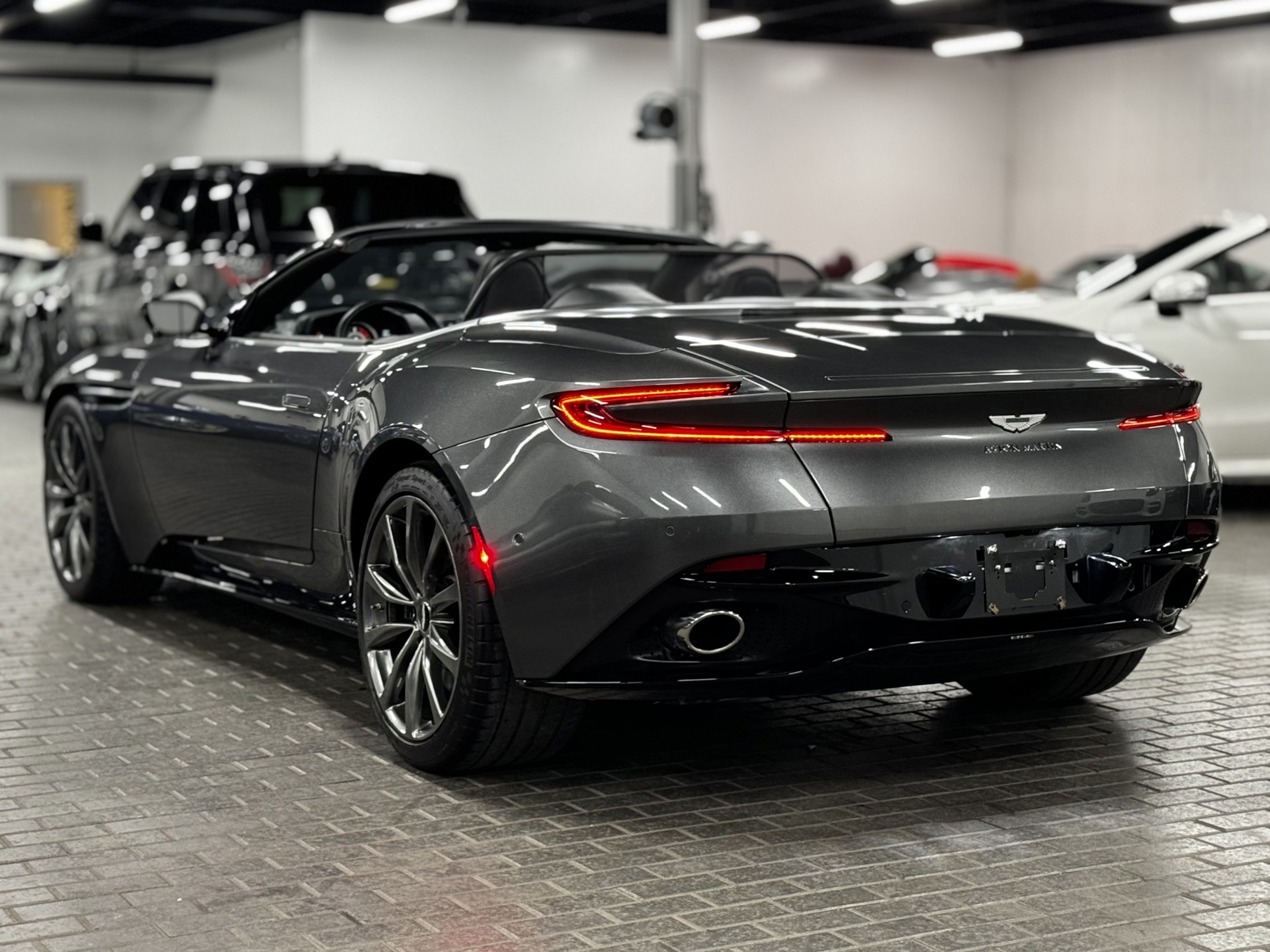 2019 Aston Martin DB11 Volante, 多伦多, 全款车