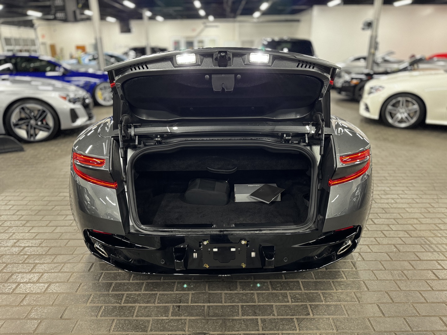 2019 Aston Martin DB11 Volante, 多伦多, 全款车