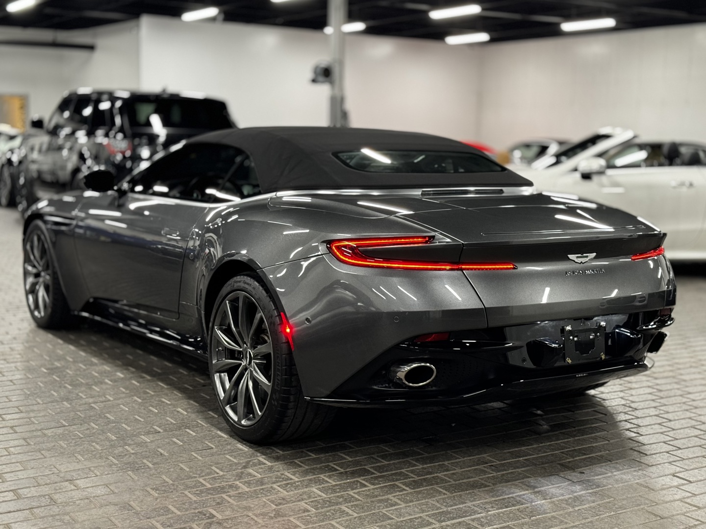 2019 Aston Martin DB11 Volante, 多伦多, 全款车