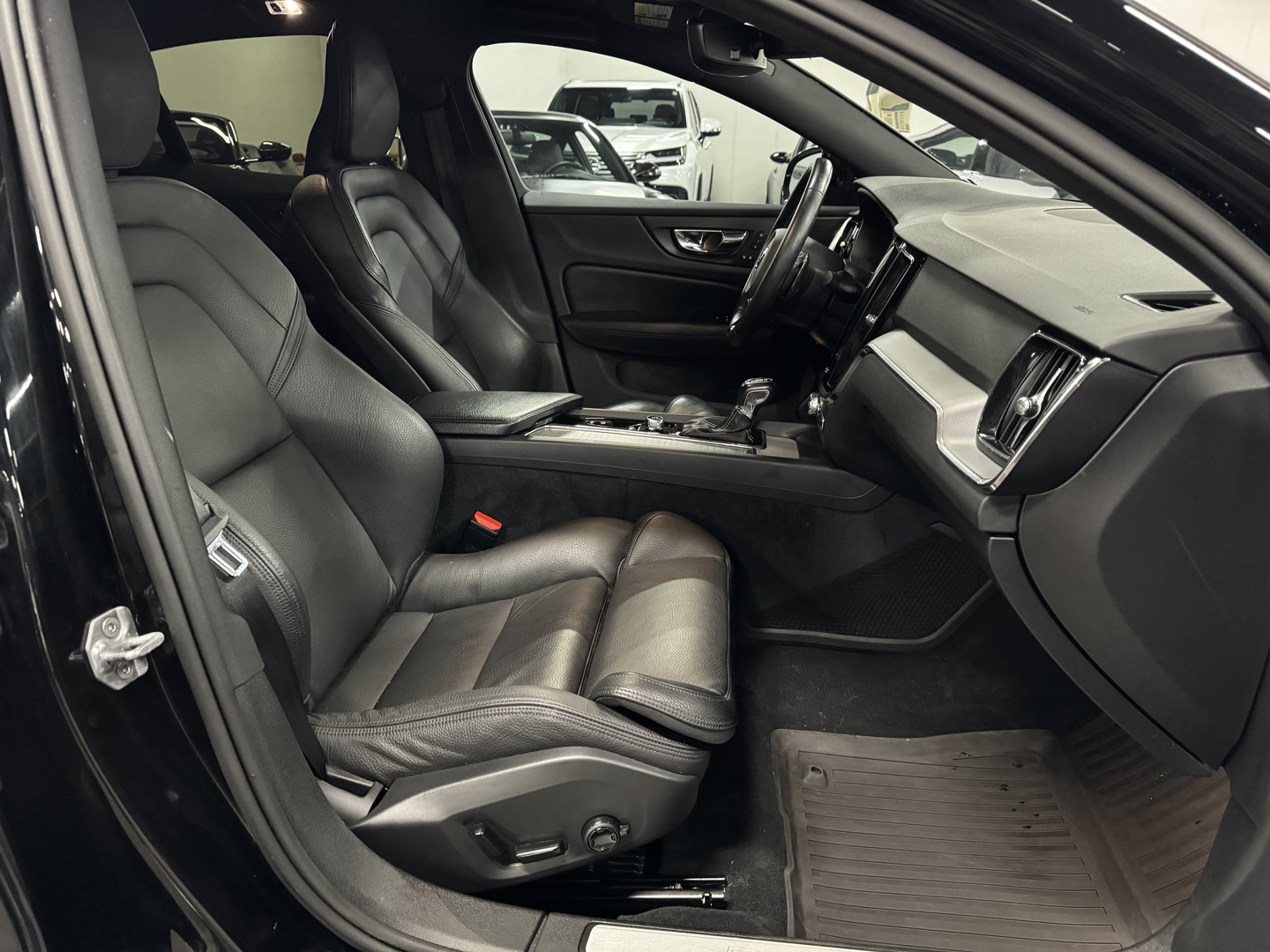 2020 Volvo S60 T6 R-Design, 多伦多, 五大行Finance估价