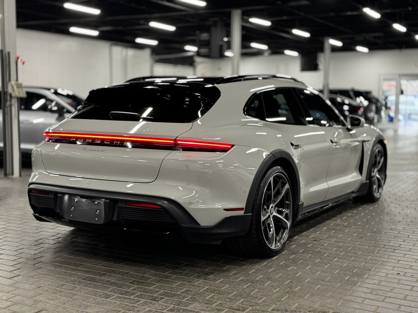 2022 Porsche Taycan Cross Turismo 4, 多伦多, 全款车