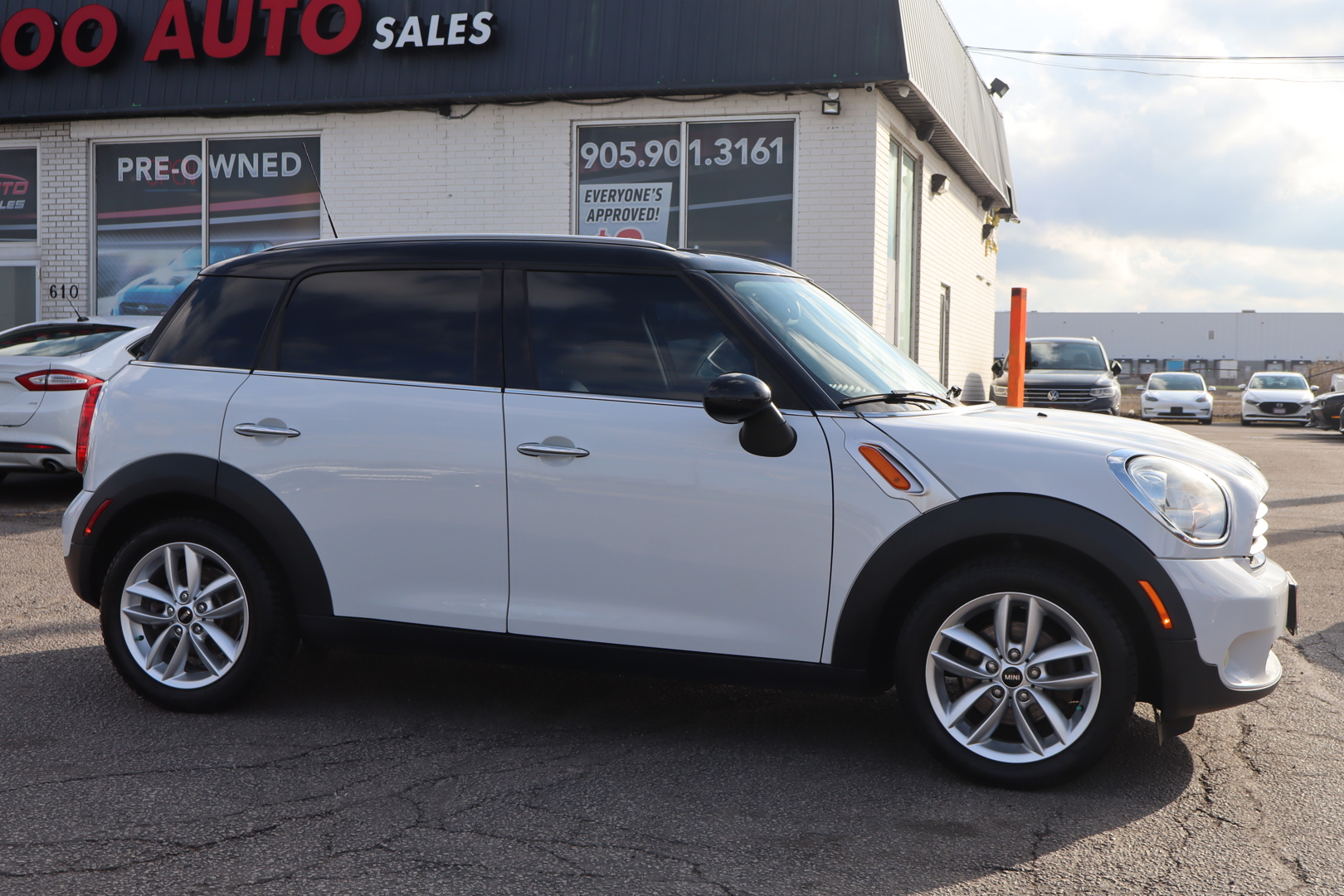 White 2014 MINI Countryman SUV / Crossover Front-Wheel Drive Manual