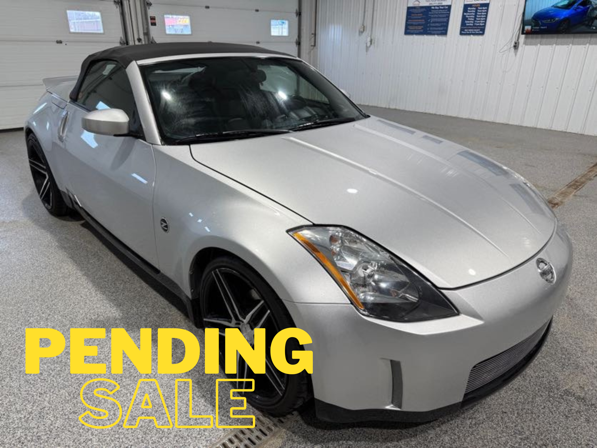 Silver 2004 Nissan 350Z Enthusiast Coupe Rear-Wheel Drive