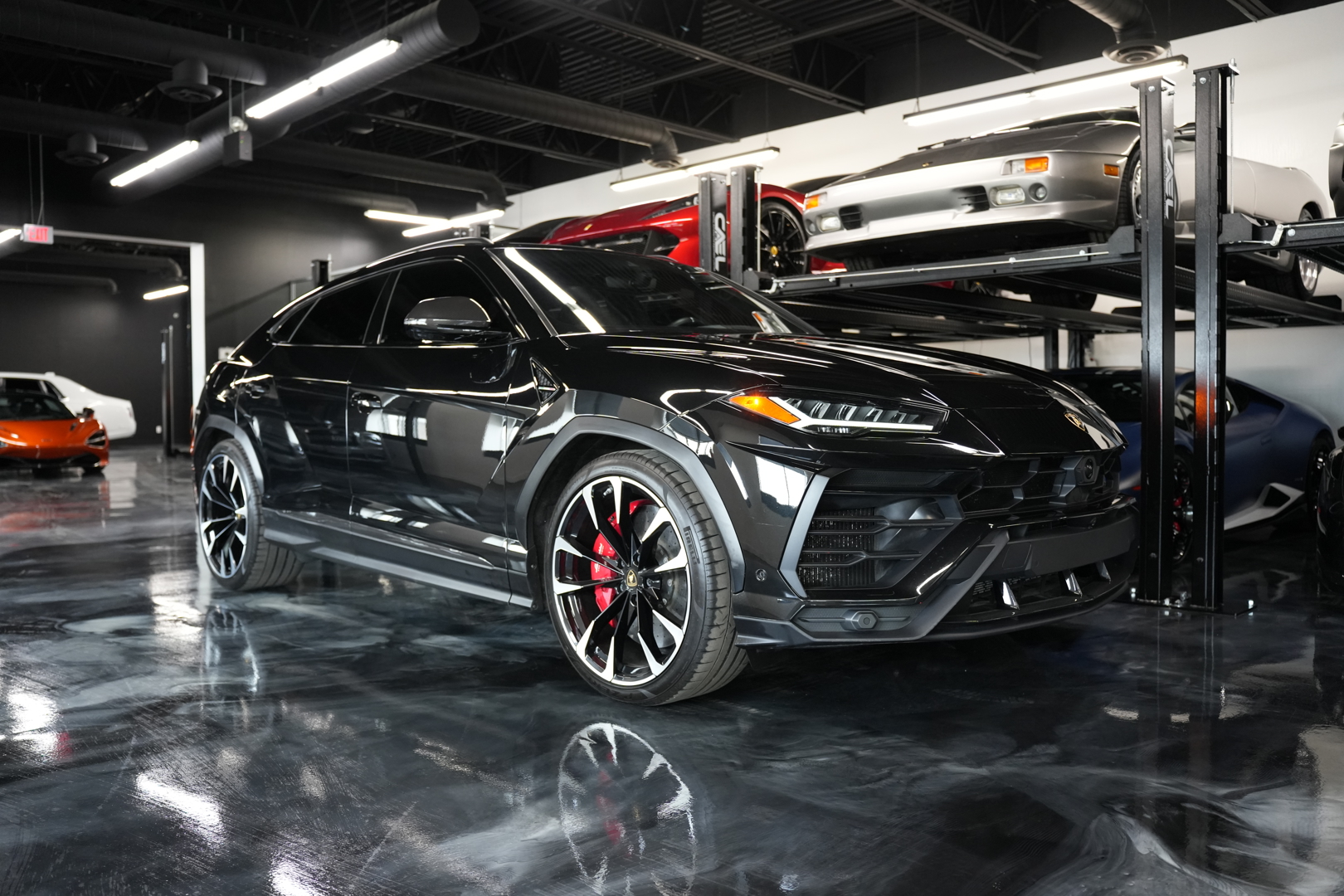 Black 2019 Lamborghini Urus 4WD SUV / Crossover All-Wheel Drive Automatic