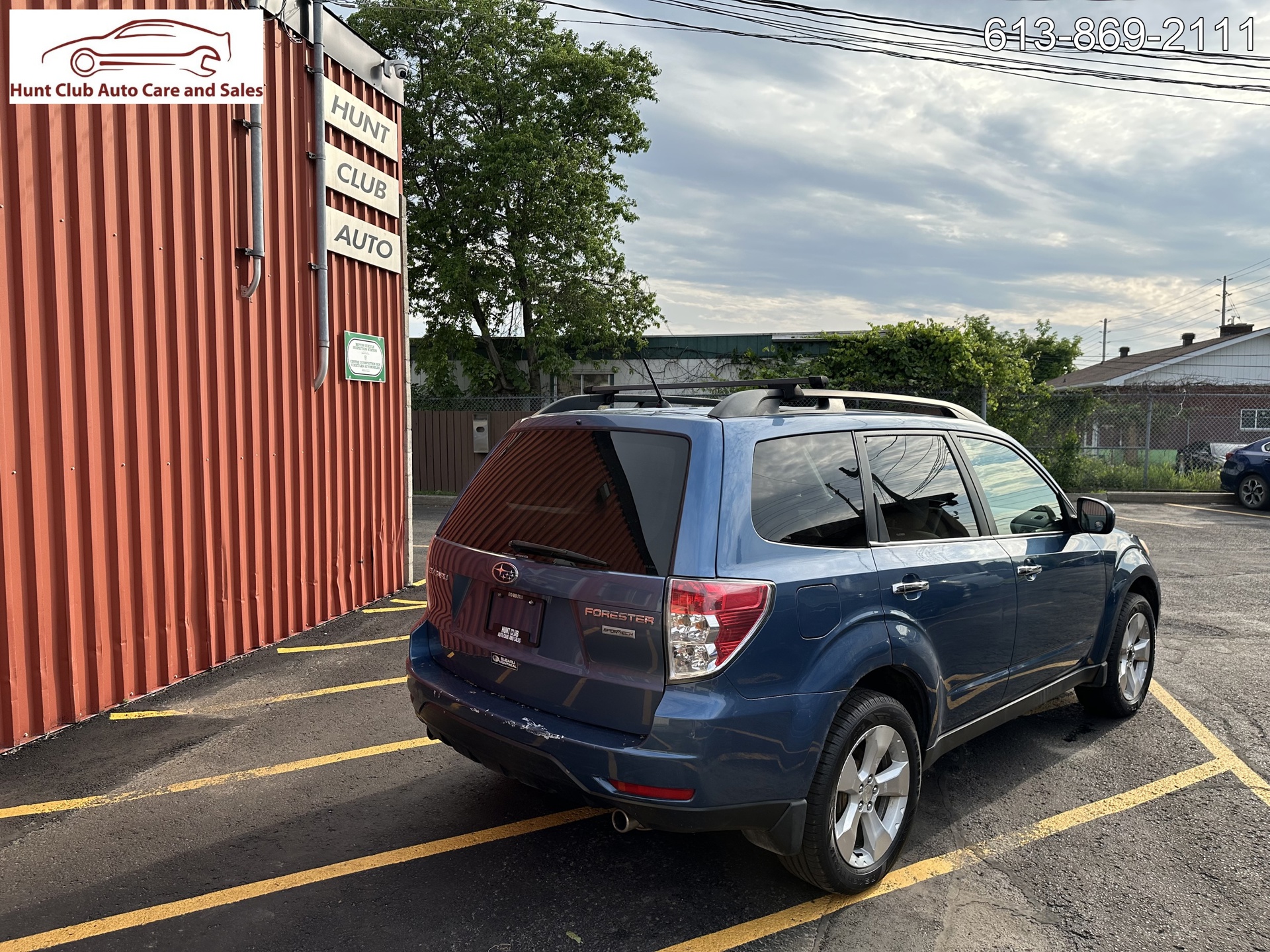 2010 Subaru Forester Touring 5-Speed Manual / Ontario Safety Included photo 3