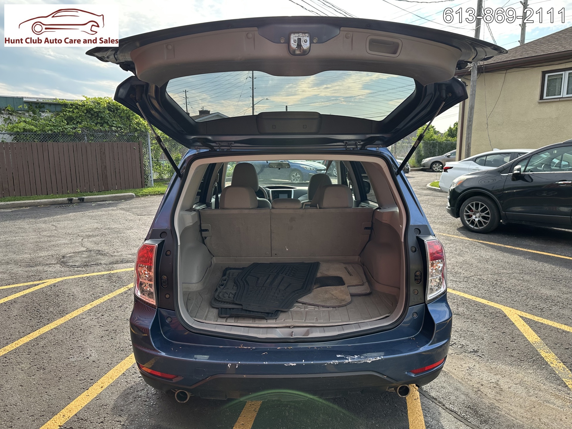 2010 Subaru Forester Touring 5-Speed Manual / Ontario Safety Included photo 14