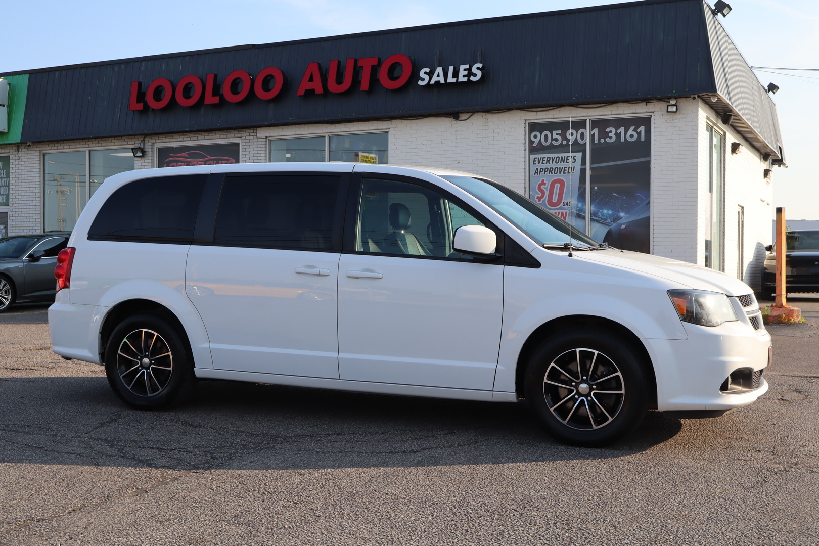 White 2019 Dodge Grand Caravan Minivan Front-Wheel Drive Automatic