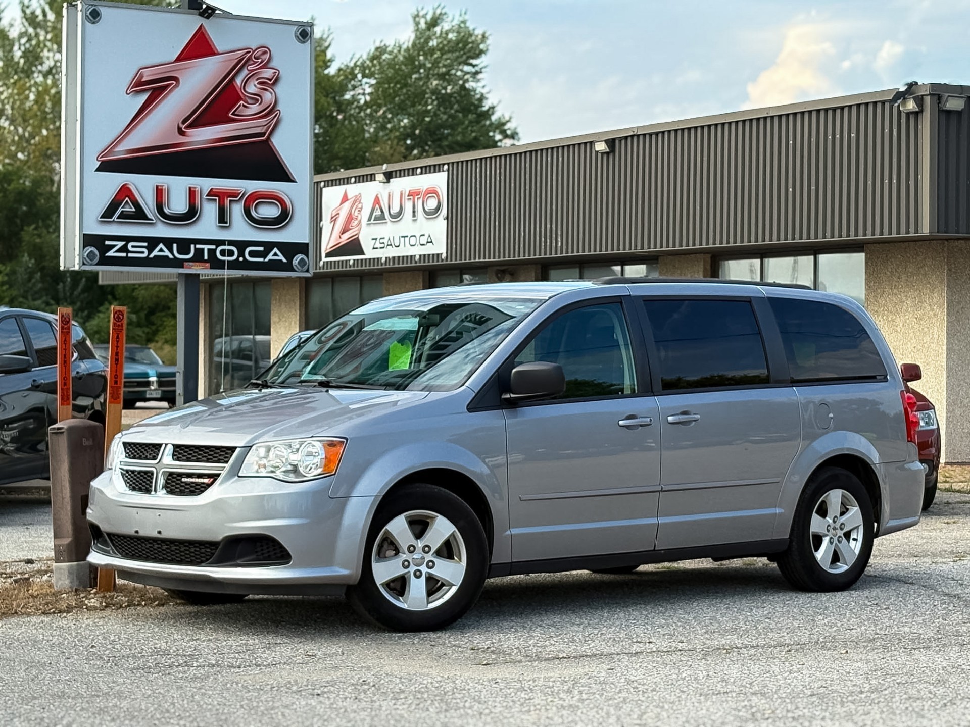 Silver 2017 Dodge Grand Caravan Minivan Front-Wheel Drive Automatic