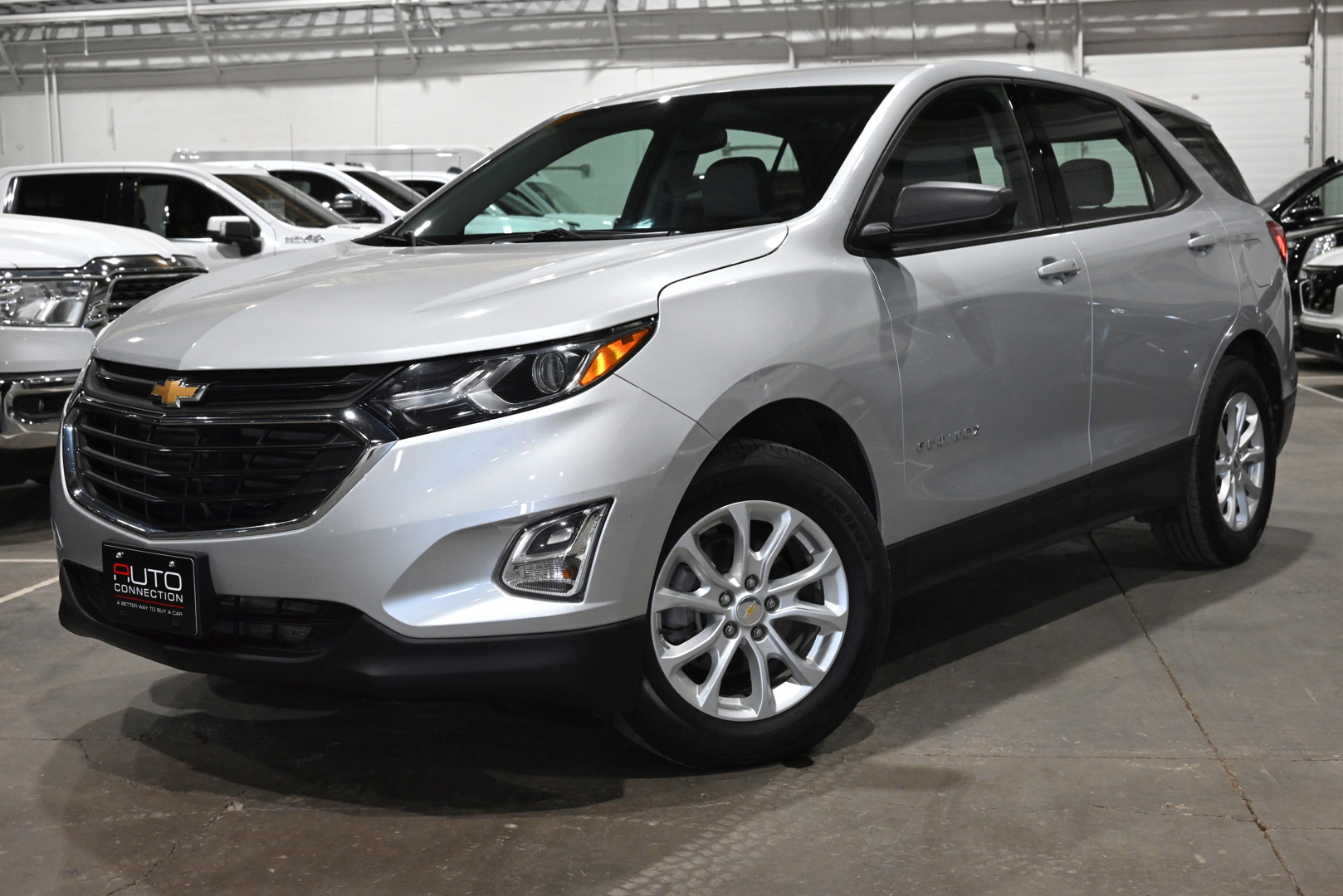 Silver 2018 Chevrolet Equinox SUV / Crossover Front-Wheel Drive Automatic