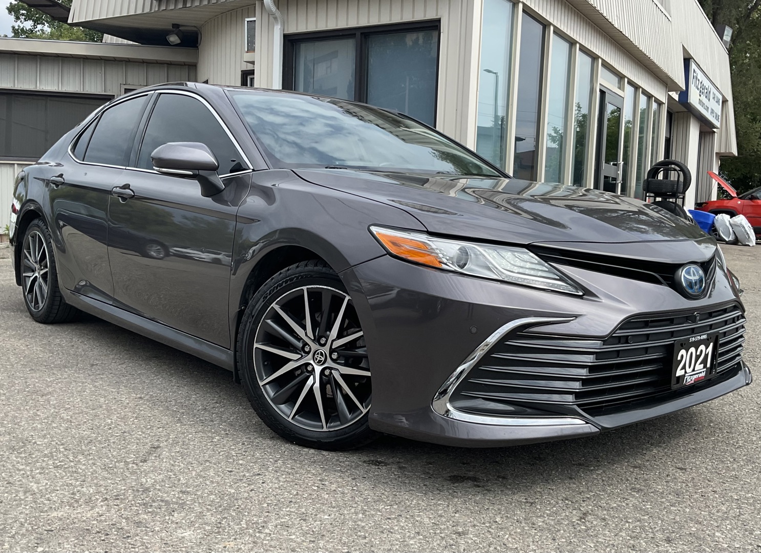 Gray 2021 Toyota Camry Hybrid Sedan Front-Wheel Drive Automatic