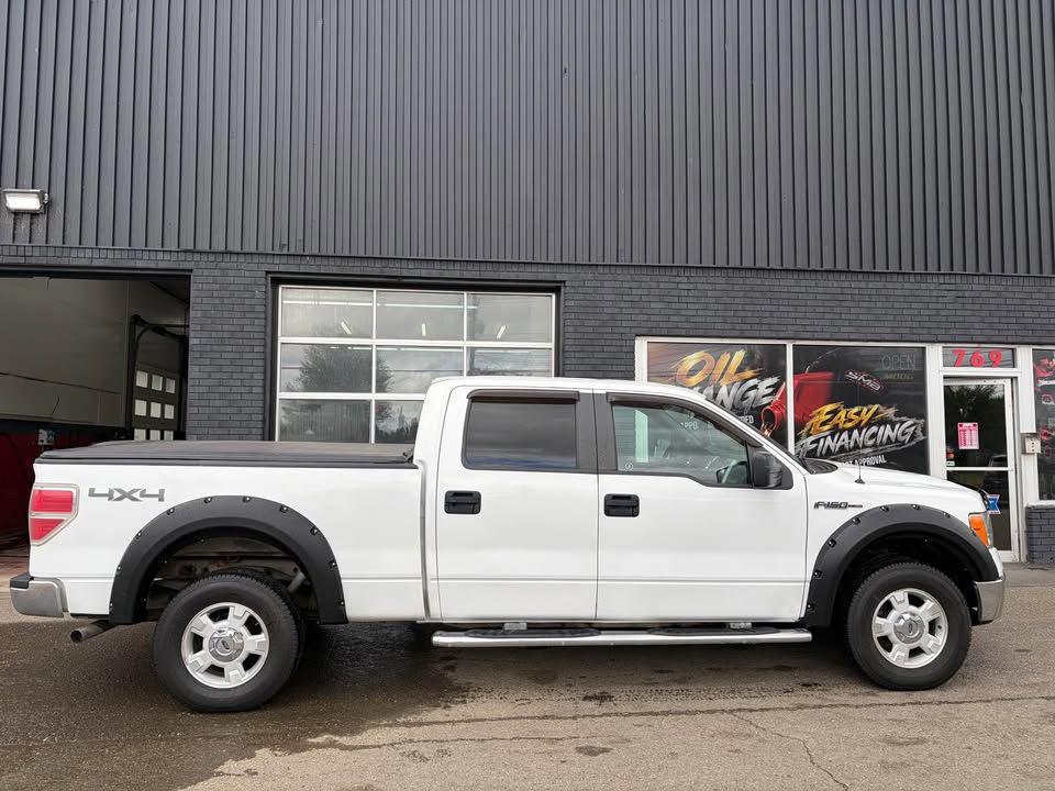 White 2013 Ford F-150 Pickup Truck Four-Wheel Drive Automatic
