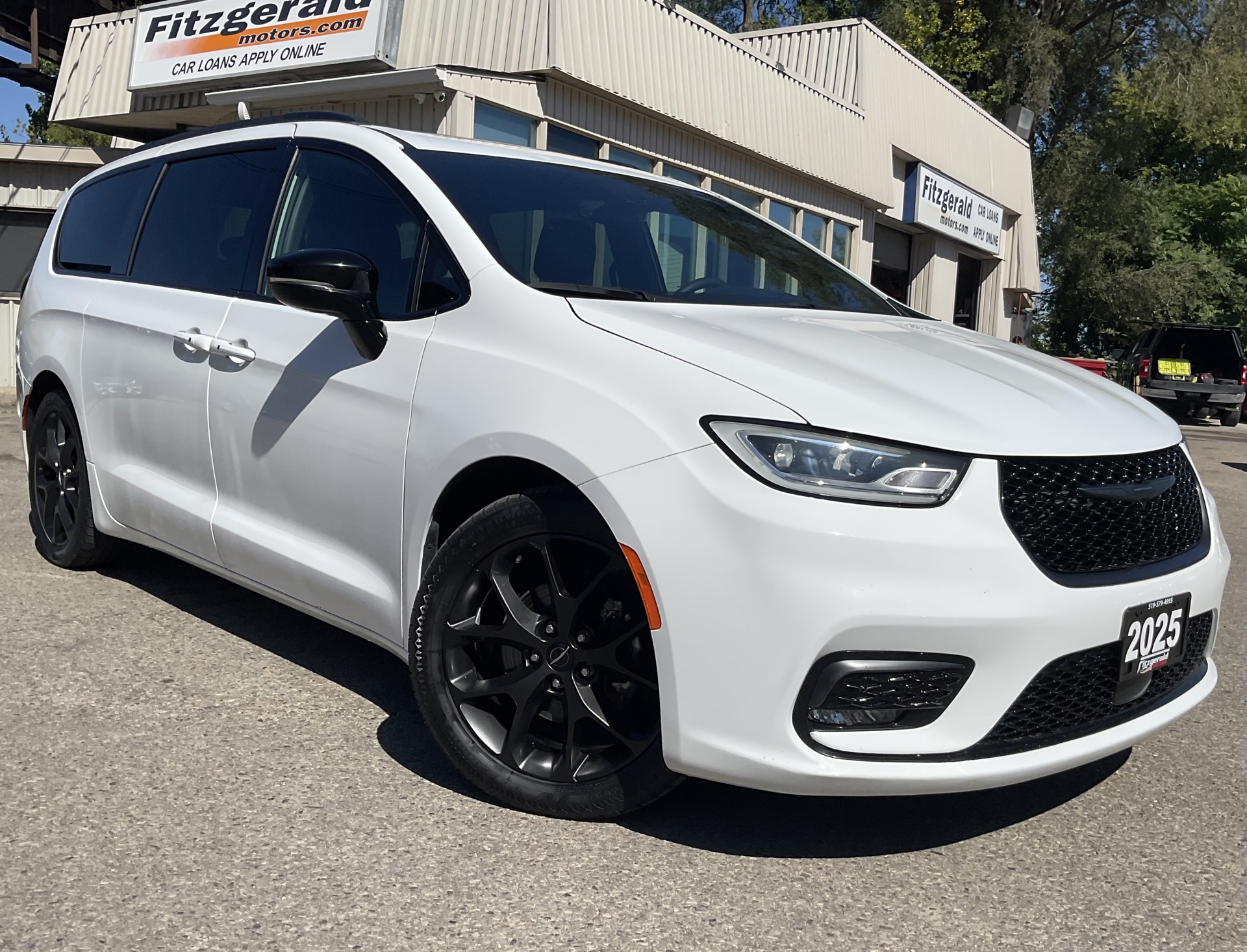 White 2025 Chrysler Pacifica Minivan Front-Wheel Drive Automatic